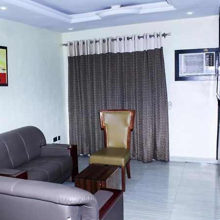 Six Diamond Hotel Ikeja Ngoại thất bức ảnh