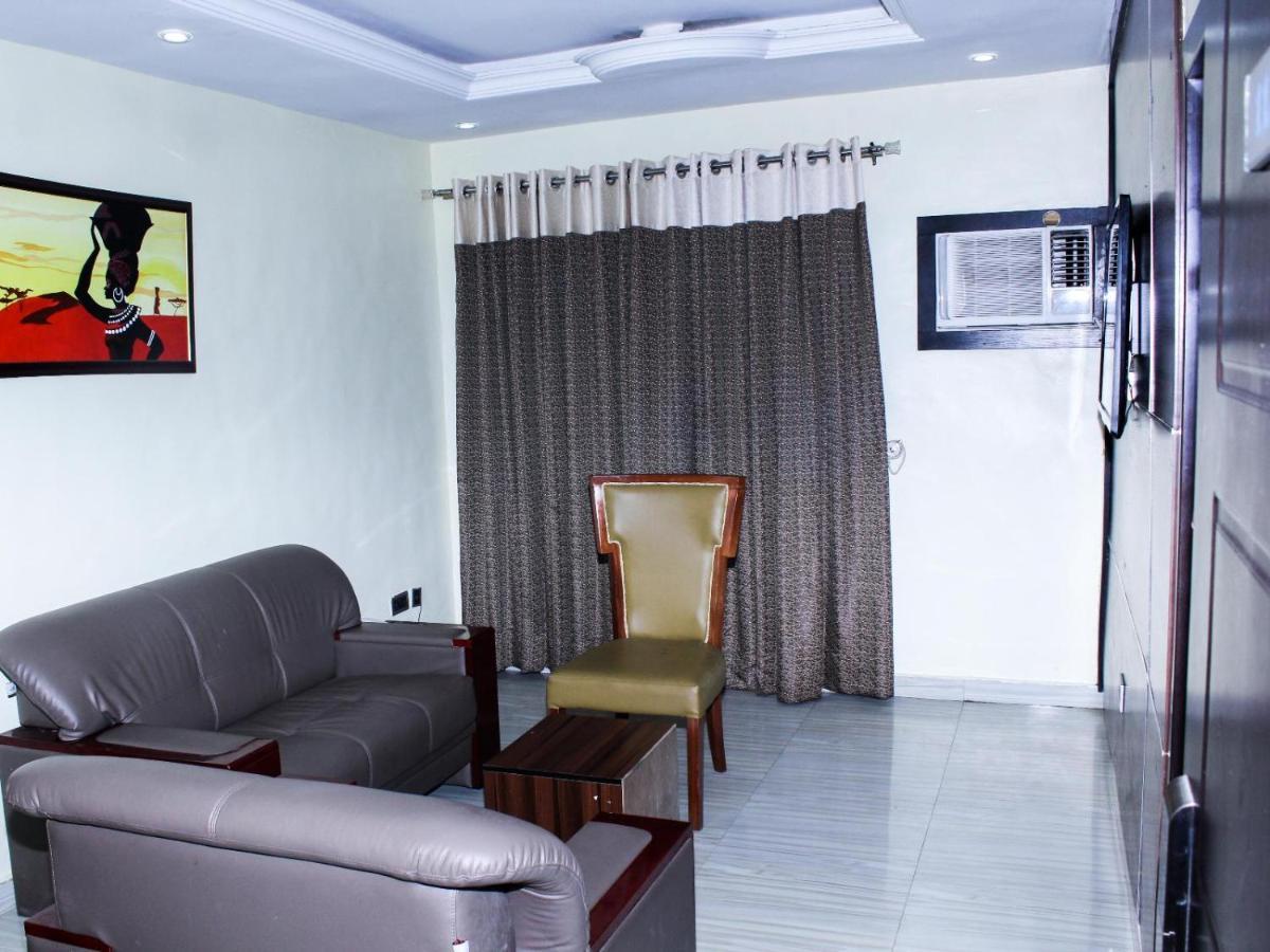 Six Diamond Hotel Ikeja Ngoại thất bức ảnh