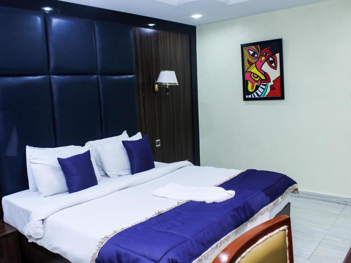 Six Diamond Hotel Ikeja Ngoại thất bức ảnh